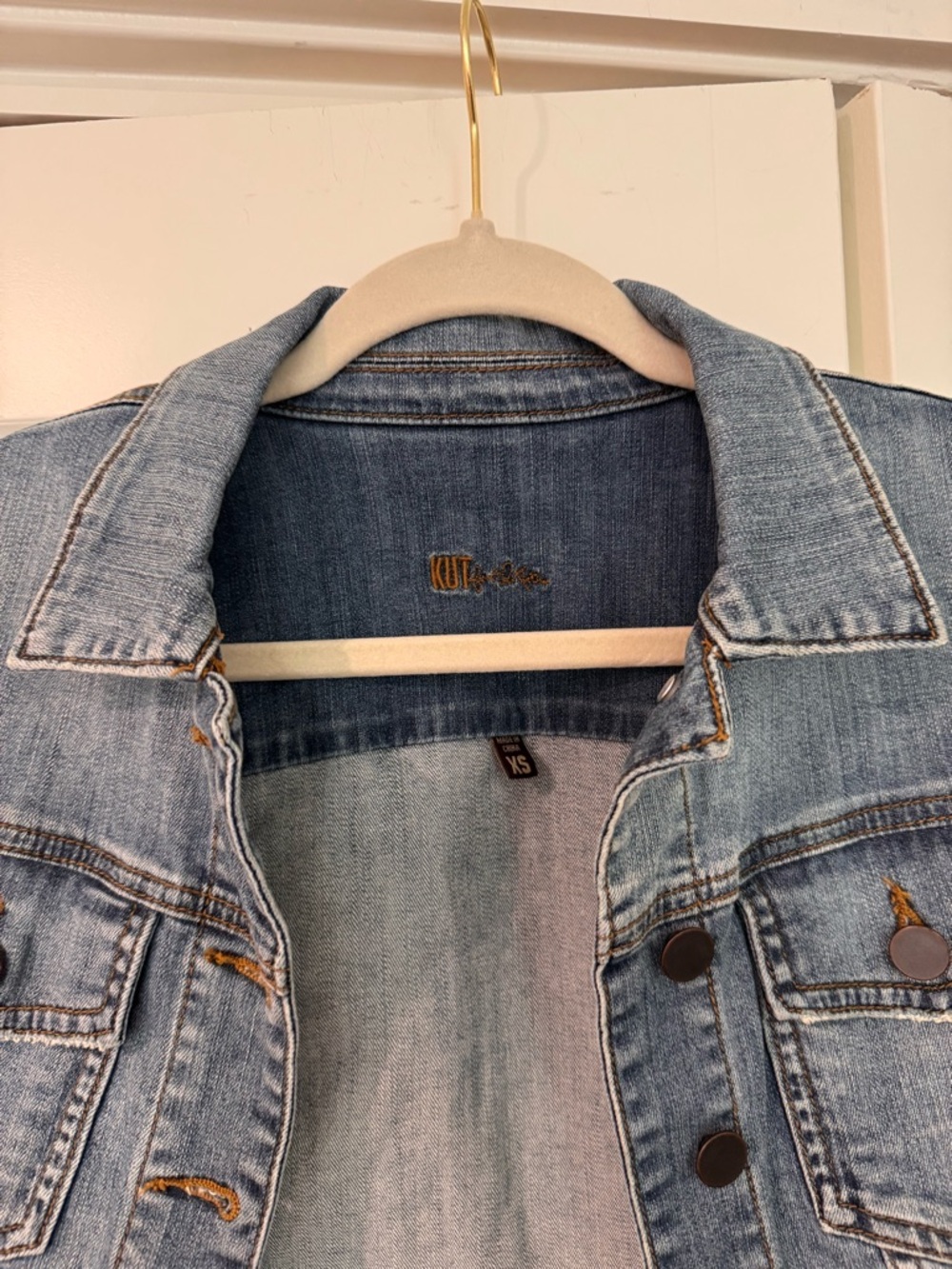 Kut from the Kloth Helena denim jacket - Picture 5 of 6